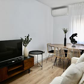 Apartment for rent for €1,900 per month in Madrid, Calle de Alfredo Castro Camba