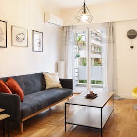 Appartamento in affitto a 1.400 € al mese a Palaió Fáliro, Thiseos
