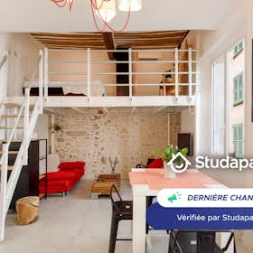 Apartament de închiriat pentru 950 EUR pe lună în Antibes, Rue de la République