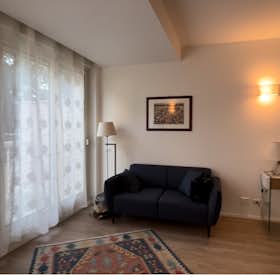 Mieszkanie do wynajęcia za 1100 € miesięcznie w mieście Rome, Via del Serafico