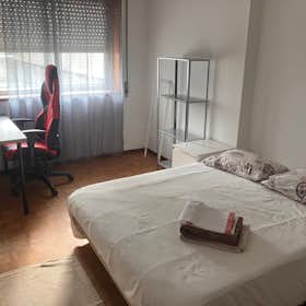 Private room for rent for €450 per month in Porto, Travessa da Fonte de Contumil