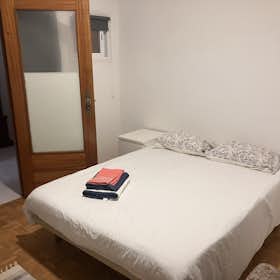 Private room for rent for €390 per month in Porto, Travessa da Fonte de Contumil
