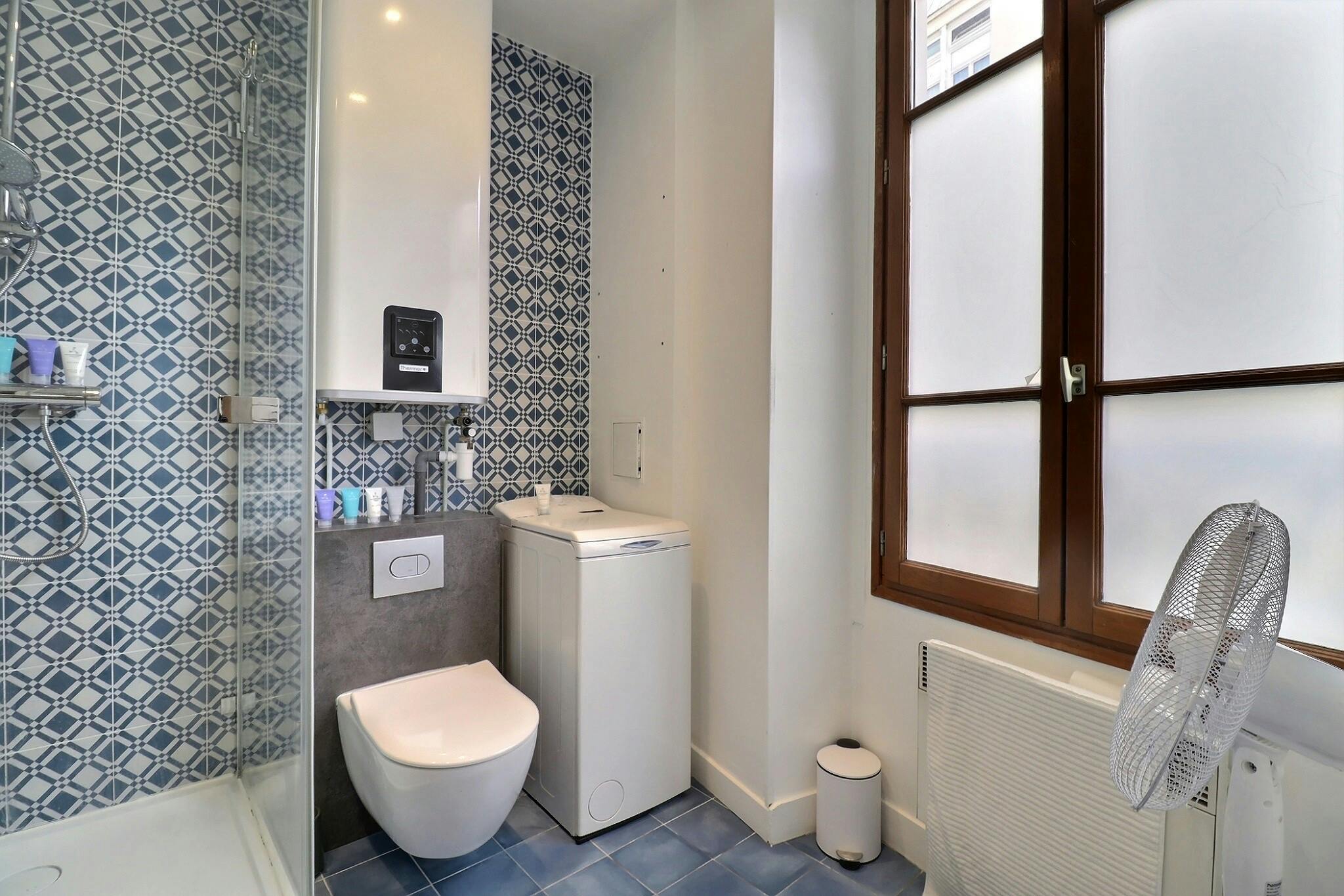 1-Bedroom Apartment in Rue de Marguerite de Rochechouart, Paris (1437366) room image 10