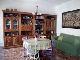 Отдельная комната сдается в аренду за 250 € в месяц в Reggio Calabria, Via Villa Aurora