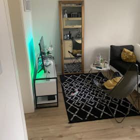 WG-Zimmer for rent for 450 € per month in Duisburg, Lortzingstraße