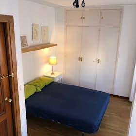 Private room for rent for €650 per month in Madrid, Calle de San Raimundo
