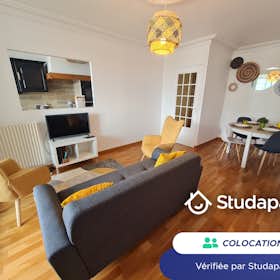 Private room for rent for €435 per month in Orléans, Place Voltaire