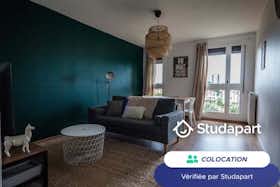 Cameră privată de închiriat pentru 385 EUR pe lună în Tarbes, Boulevard Lacaussade