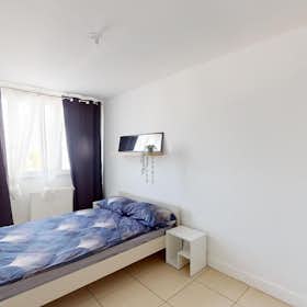 私人房间 正在以 €420 的月租出租，其位于 Orléans, Place du Bois