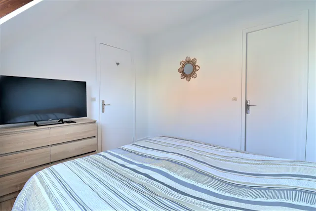 1-Bedroom Apartment in Rue Washington, Paris (1437938) room image 10