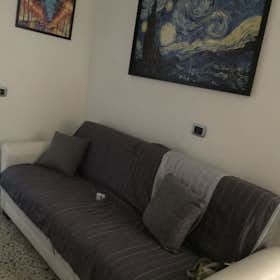 Appartement for rent for € 800 per month in Naples, Via Maddalena Postica