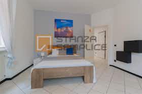 私人房间 正在以 €650 的月租出租，其位于 Trento, Largo Nazario Sauro