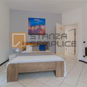 Отдельная комната сдается в аренду за 650 € в месяц в Trento, Largo Nazario Sauro