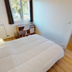 Private room for rent for €460 per month in Saint-Martin-d’Hères, Place de la République