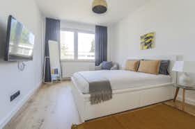 Appartement te huur voor € 1.400 per maand in Düsseldorf, Augustastraße