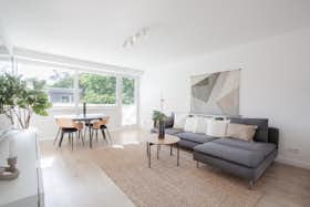 Apartment for rent for €2,500 per month in Düsseldorf, Arnold-Schönberg-Straße
