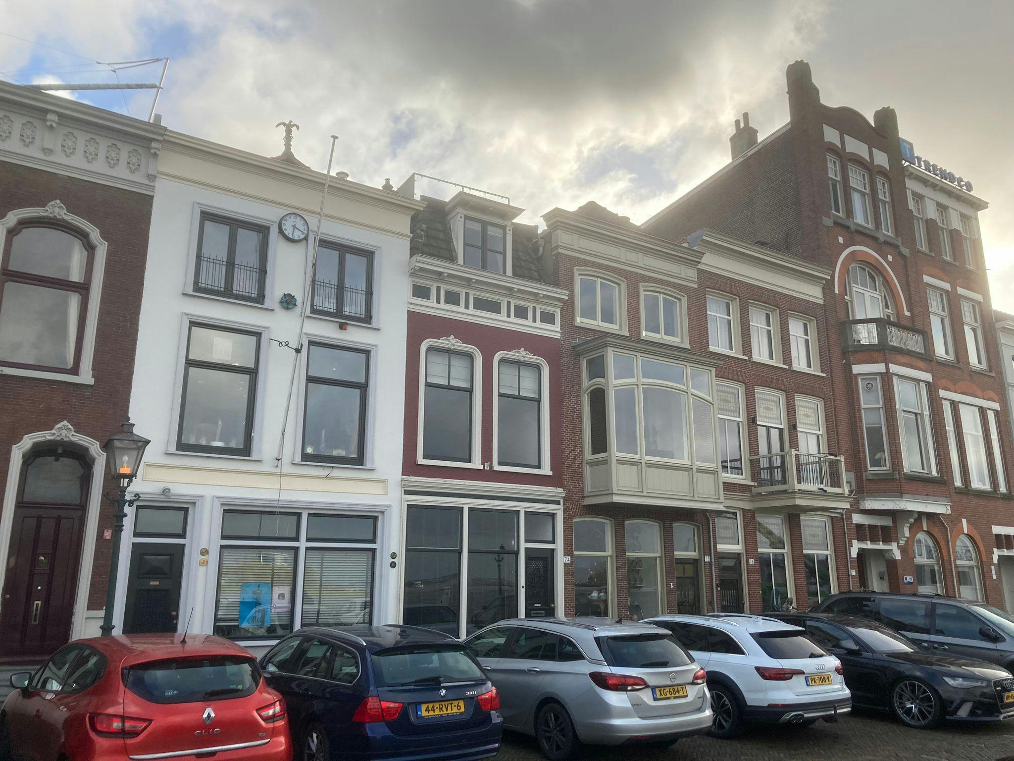House for rent for €2,600 per month in Dordrecht, Merwekade