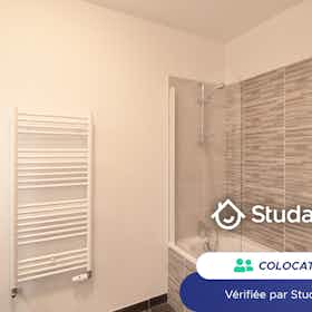 Private room for rent for €540 per month in Bordeaux, Rue Pierre Trébod