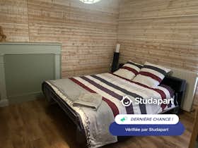 Отдельная комната сдается в аренду за 320 € в месяц в Lanester, Rue Jean Jaurès