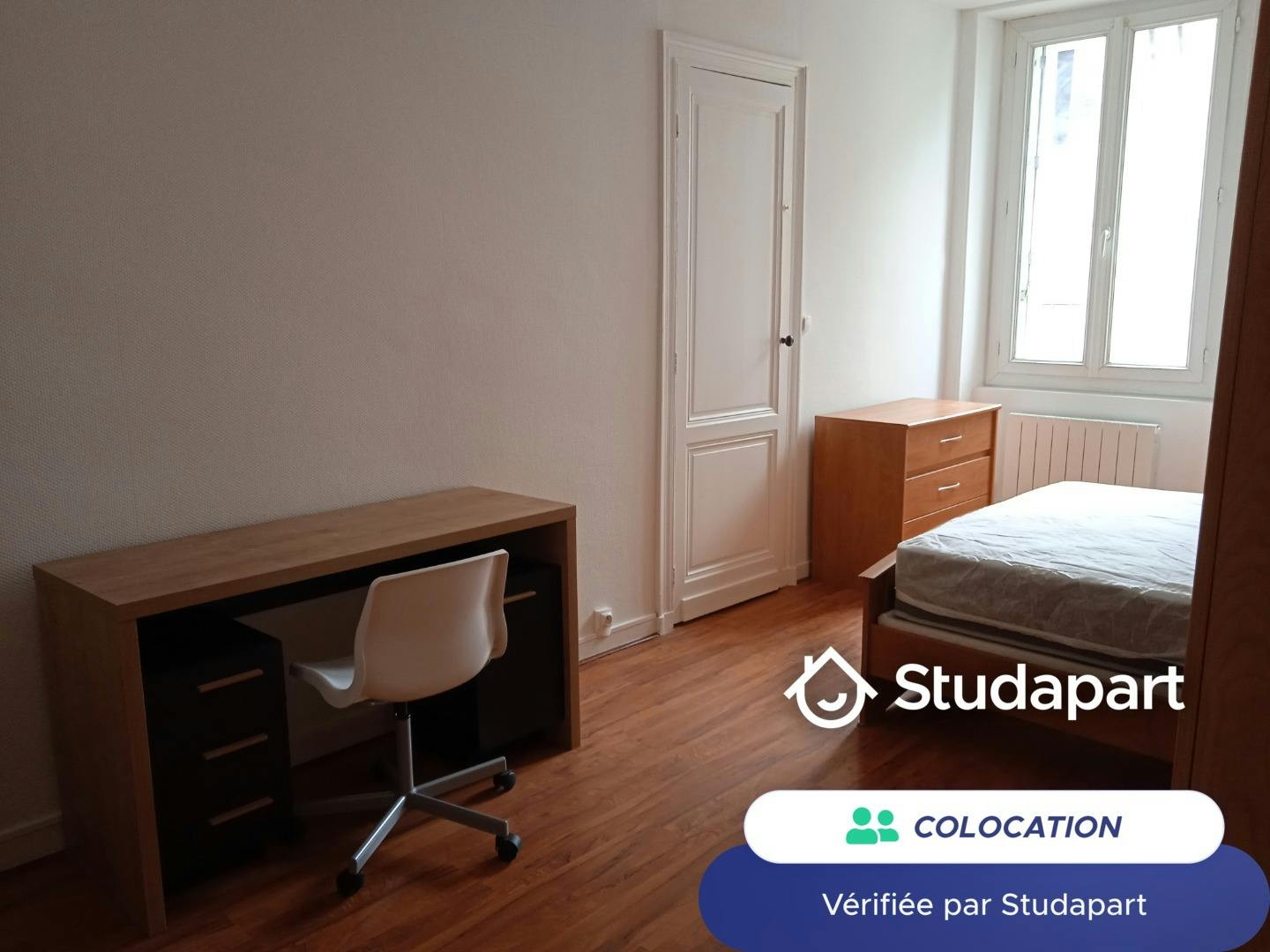 Private room for rent on Cours de la Marne, Bordeaux