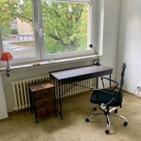 WG-Zimmer for rent for 550 € per month in Hannover, Apenrader Straße