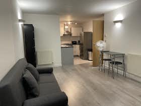 Appartement te huur voor £ 2.550 per maand in London, Sumner Road