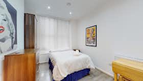 Studio for rent for €1,918 per month in London, Blenheim Gardens