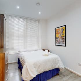 Studio for rent for 1 645 £GB per month in London, Blenheim Gardens