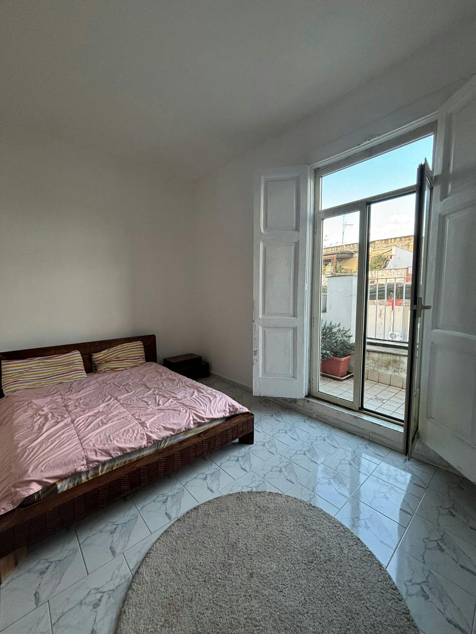 Private room for rent for €350 per month in Naples, Via Duomo