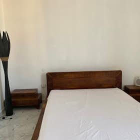 Приватна кімната за оренду для 350 EUR на місяць у Naples, Via Duomo