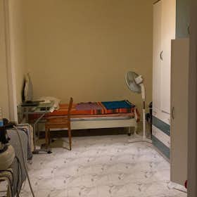 Приватна кімната за оренду для 330 EUR на місяць у Naples, Via Duomo