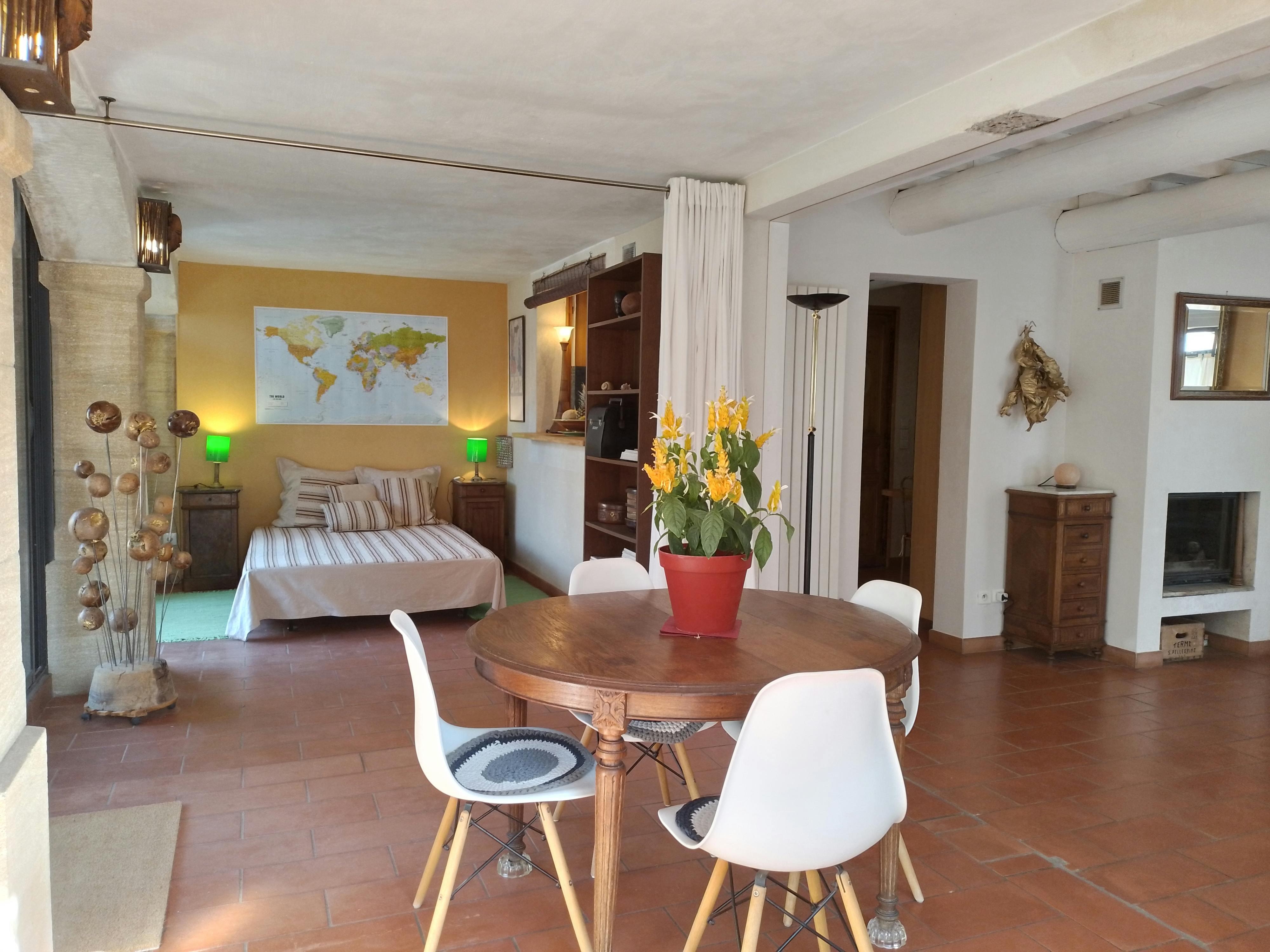 Apartment Montaren-Et-Saint-Médiers, 130m² — photo 8