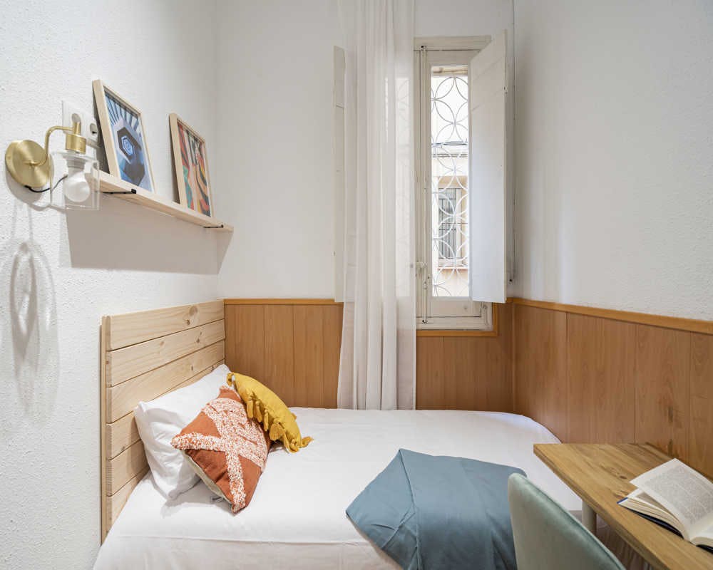 Calle Hermanos Álvarez Quintero, Madrid preview