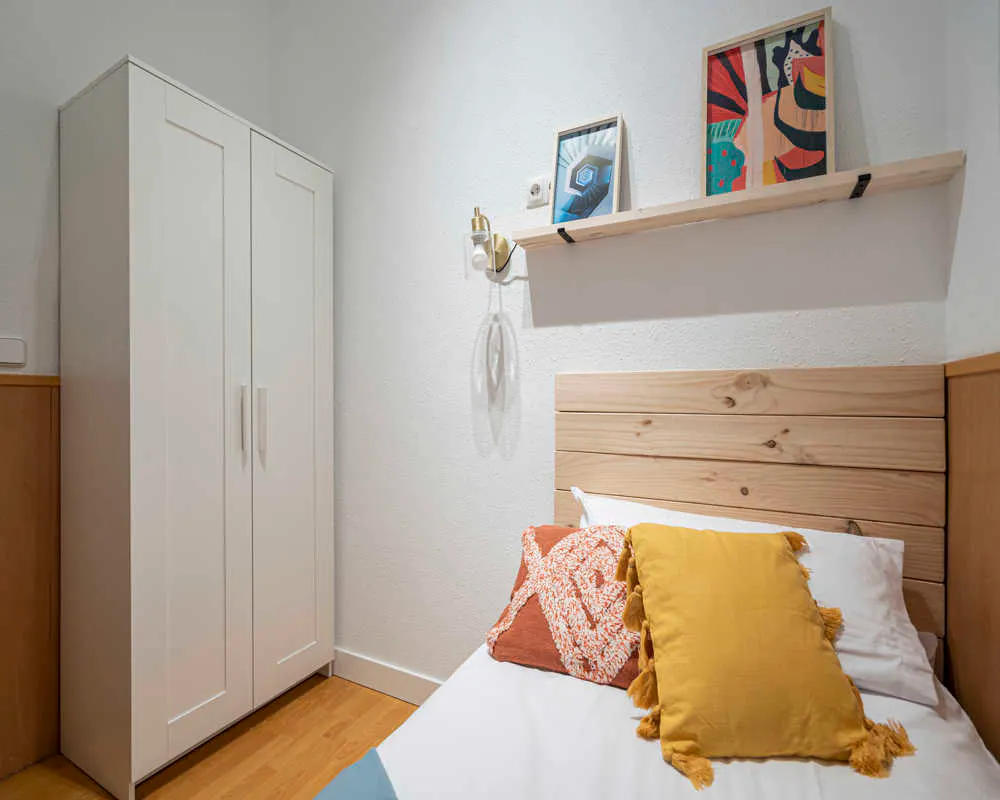 Private room in Calle Hermanos Álvarez Quintero, Madrid (1438721) ROOM 4