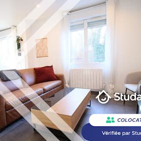 Private room for rent for €420 per month in Rouen, Route du Havre
