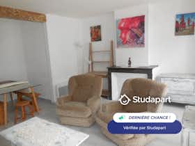 Appartement te huur voor € 600 per maand in Blois, Rue du Commerce