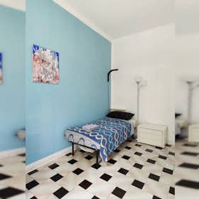 Отдельная комната сдается в аренду за 400 € в месяц в Milan, Via Monzambano
