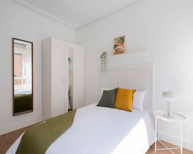 Private room in Calle de Andrés Mellado, Madrid (1439041) room image 1
