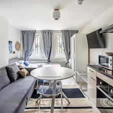 Studio for rent for €1,100 per month in Antwerpen, Cellebroedersstraat