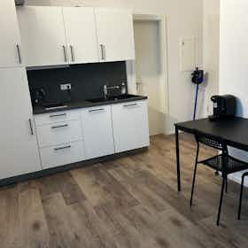 Studio for rent for €1,150 per month in Stuttgart, Neckarstraße