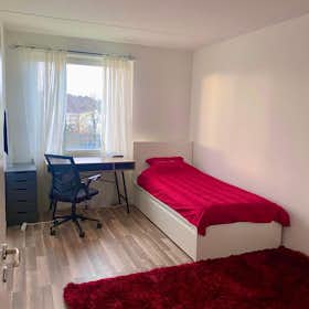 Private room for rent for SEK 5,817 per month in Västra Frölunda, Smaragdgatan