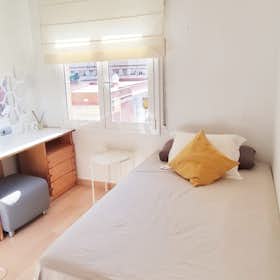 Private room for rent for €650 per month in Barcelona, Carrer d'Amílcar
