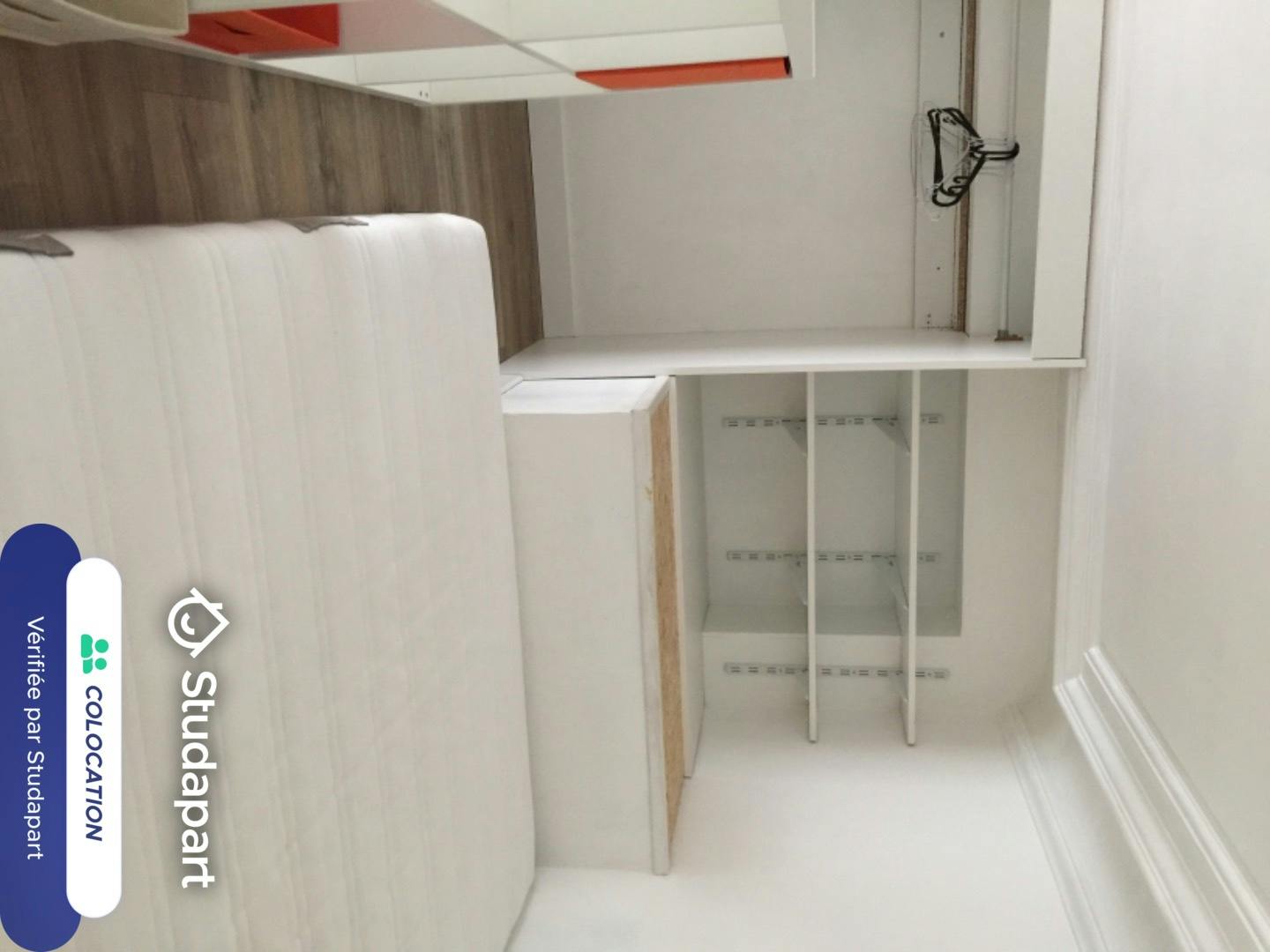 Private room for rent on Rue Charles de Muyssart, Lille - Vue 4
