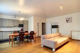 Apartamento para alugar por € 1.950 por mês em Schaerbeek, Avenue Charbo