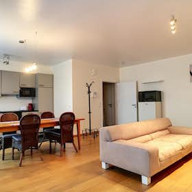 Appartement à louer pour 1 950 €/mois à Schaerbeek, Avenue Charbo