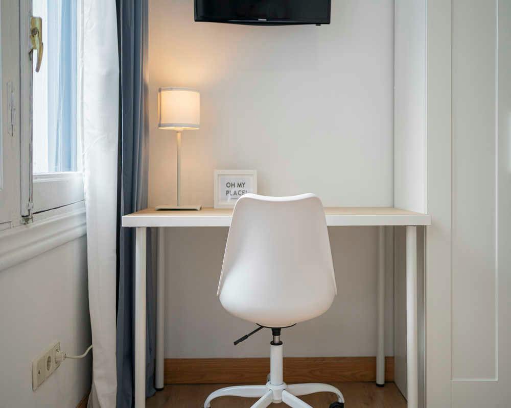Private room in Calle de San Lorenzo, Madrid (1439619) room image 10