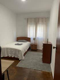 Pokój prywatny do wynajęcia za 400 € miesięcznie w mieście Oeiras, Praceta de Manica