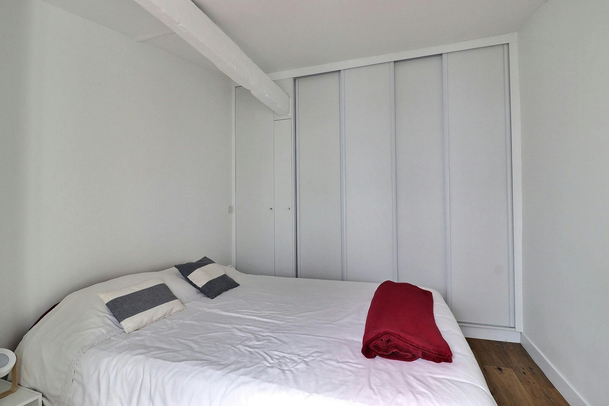 1-Bedroom Apartment in Rue de Charenton, Paris (1439762) ROOM 1