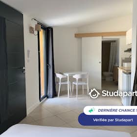 House for rent for €730 per month in Talence, Rue Frédéric Sévène