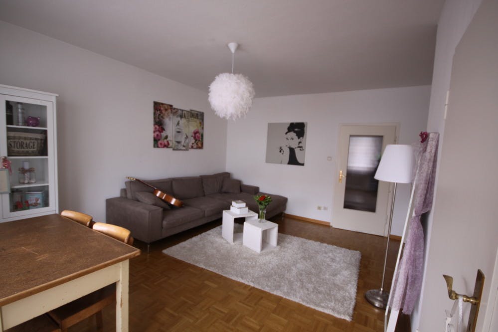 Lägenhet att hyra för 1 200 € i månaden i Düsseldorf, Binterimstraße